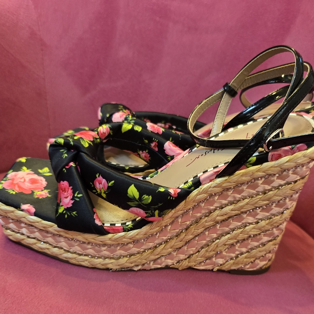 ●$30●TODAY ONLY!! Betsey Johnson Black and Pink Wedge Shoes - Picture 5 of 16